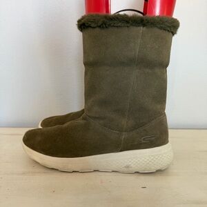 Skechers Olive Suede On The Go City 2 Goga Boots